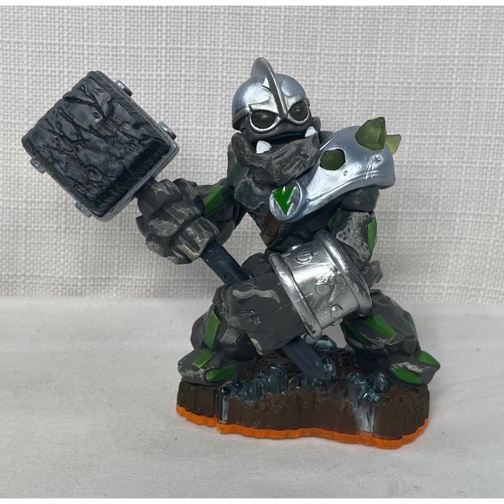 Skylanders Giants Crusher Earth Element Giant Figure Activision E5121A